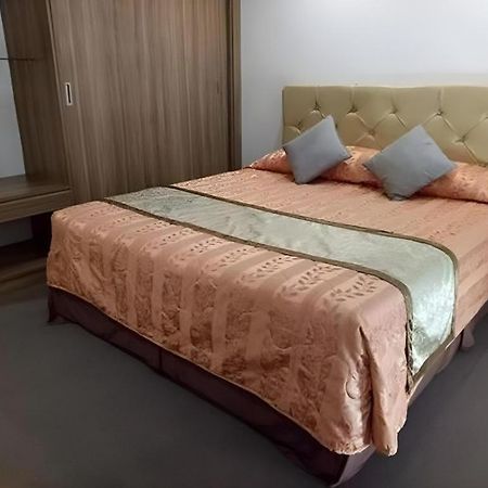 Score Birds Hotel Angeles Εξωτερικό φωτογραφία
