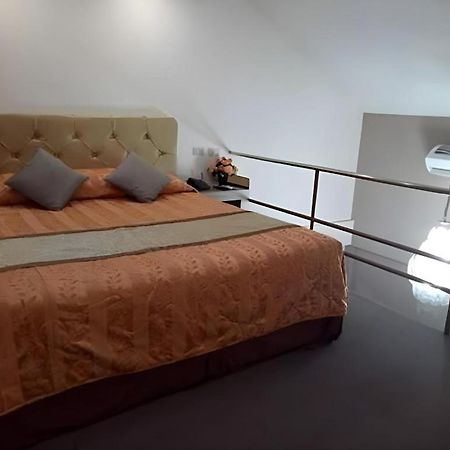 Score Birds Hotel Angeles Εξωτερικό φωτογραφία