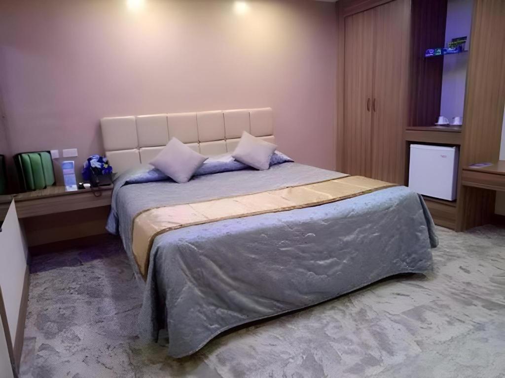 Score Birds Hotel Angeles Εξωτερικό φωτογραφία