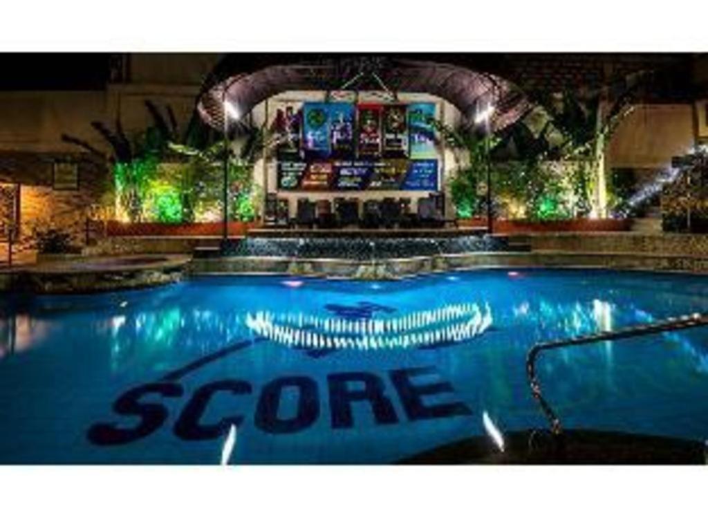 Score Birds Hotel Angeles Εξωτερικό φωτογραφία