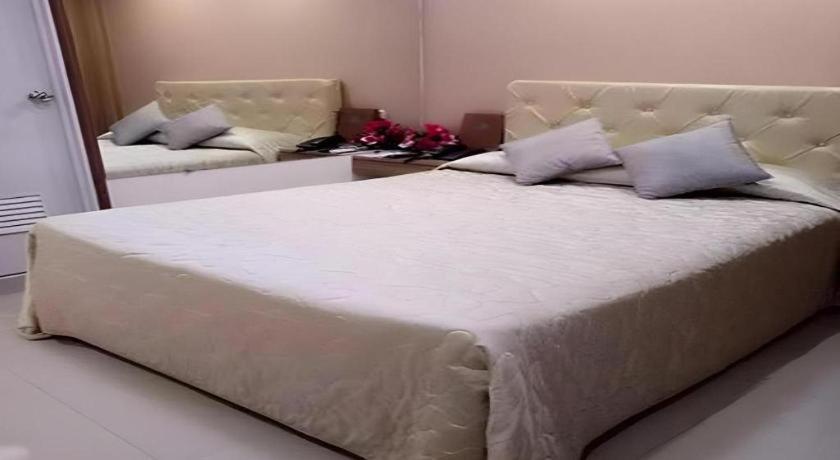 Score Birds Hotel Angeles Εξωτερικό φωτογραφία